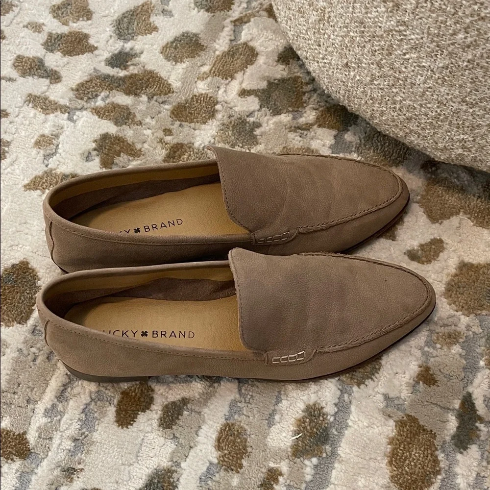 Lucky Brand Beige Leather Slip On Loafers Size 7 Flats New